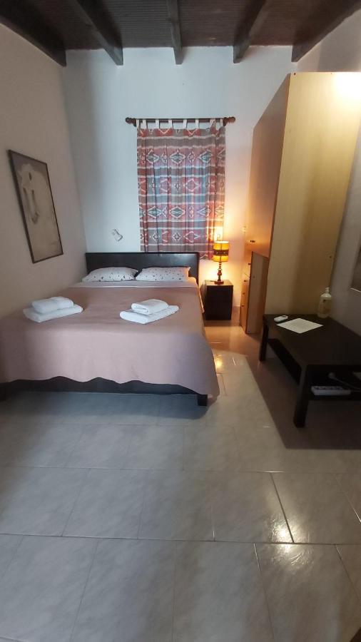 Jenny'S Garden Apartment Vourvourou Bagian luar foto