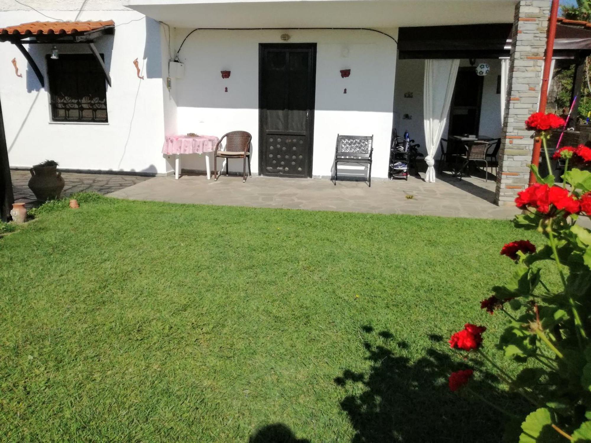 Jenny'S Garden Apartment Vourvourou Ruang foto