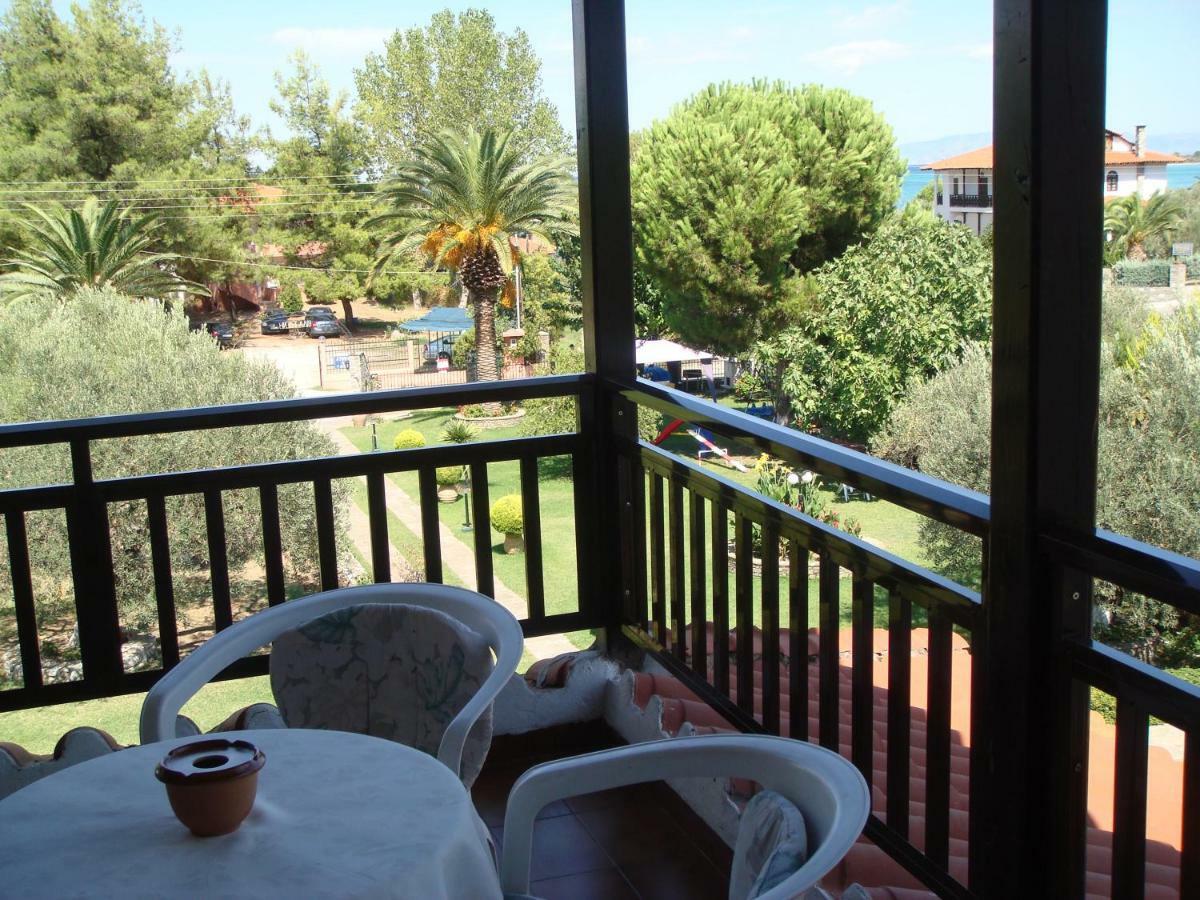 Jenny'S Garden Apartment Vourvourou Bagian luar foto