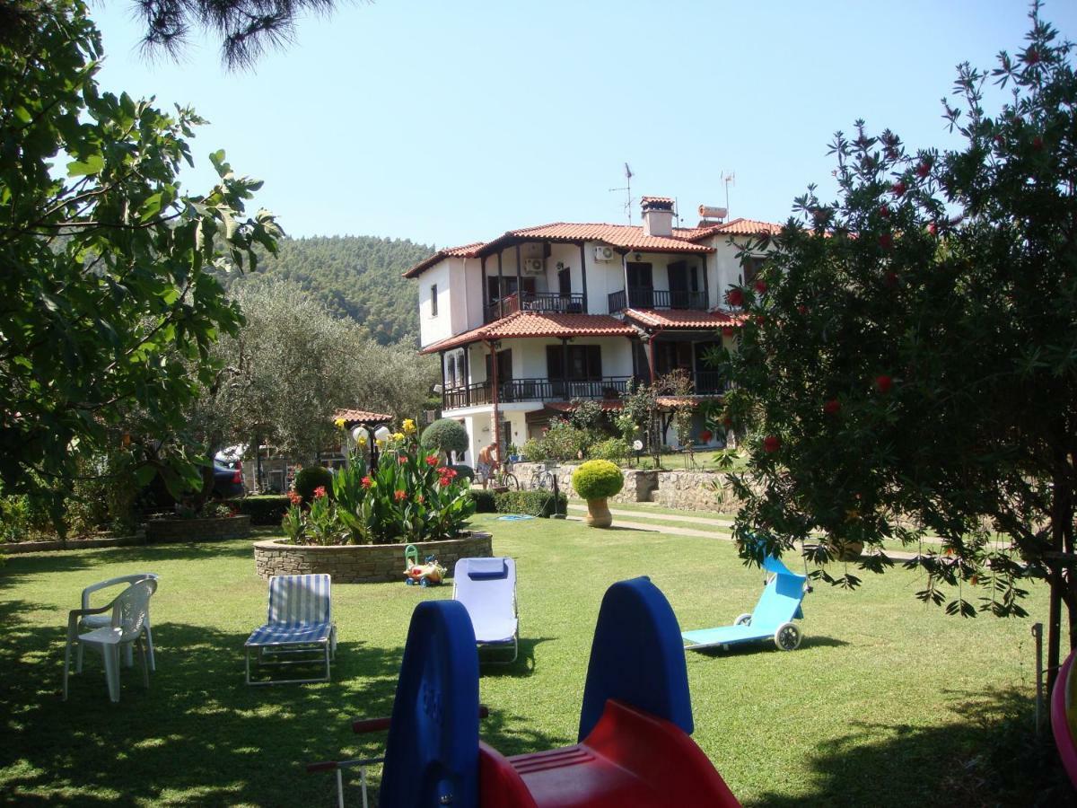 Jenny'S Garden Apartment Vourvourou Bagian luar foto