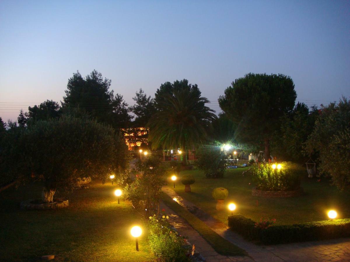 Jenny'S Garden Apartment Vourvourou Bagian luar foto