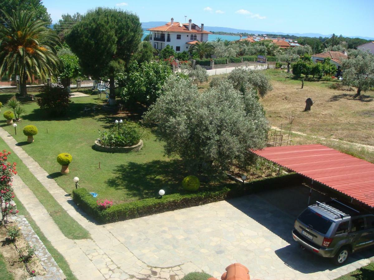Jenny'S Garden Apartment Vourvourou Bagian luar foto