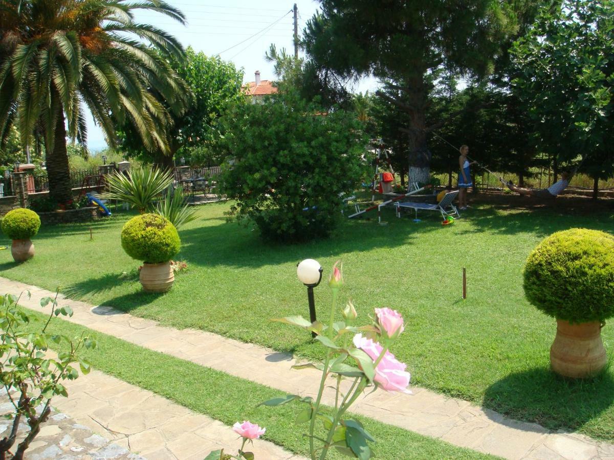 Jenny'S Garden Apartment Vourvourou Bagian luar foto